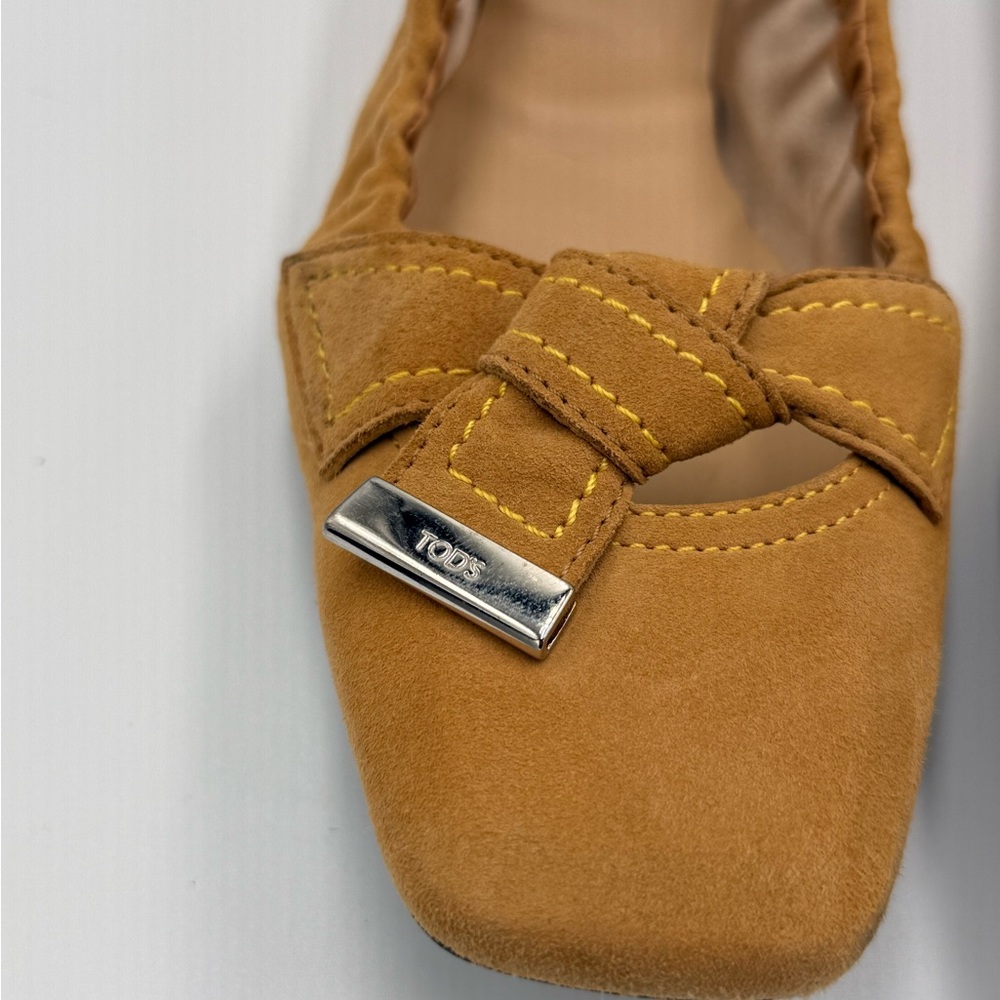 Tod's Tan Suede Knotted Ballet Flats with Metal Accent - Picture 2 of 7